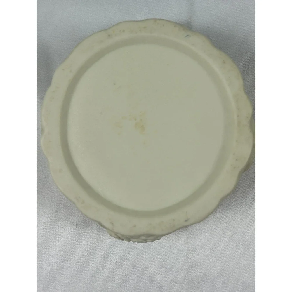Vintage 1980's Porcelain Bisque Ivory W/lid Trinket‎ Jewelry Vanity Box w Roses